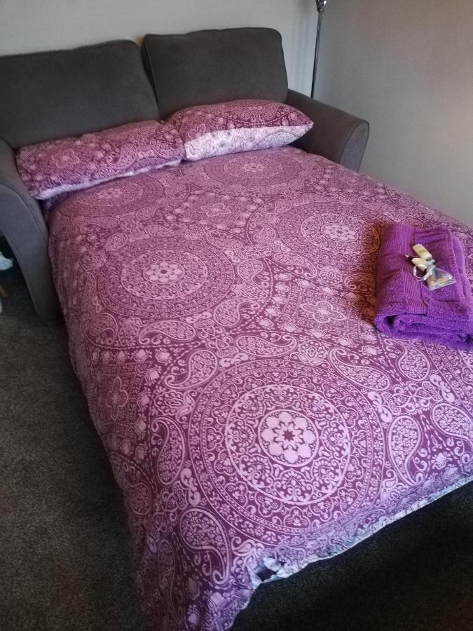 Отель Little Cosy Cwtsh Pontyclun Экстерьер фото