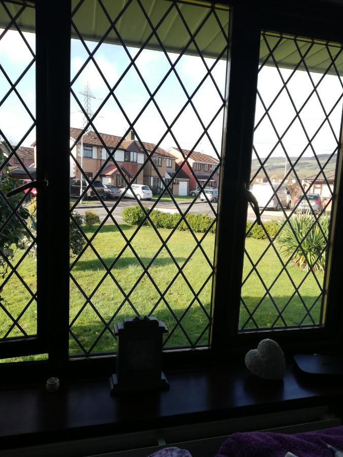 Отель Little Cosy Cwtsh Pontyclun Экстерьер фото
